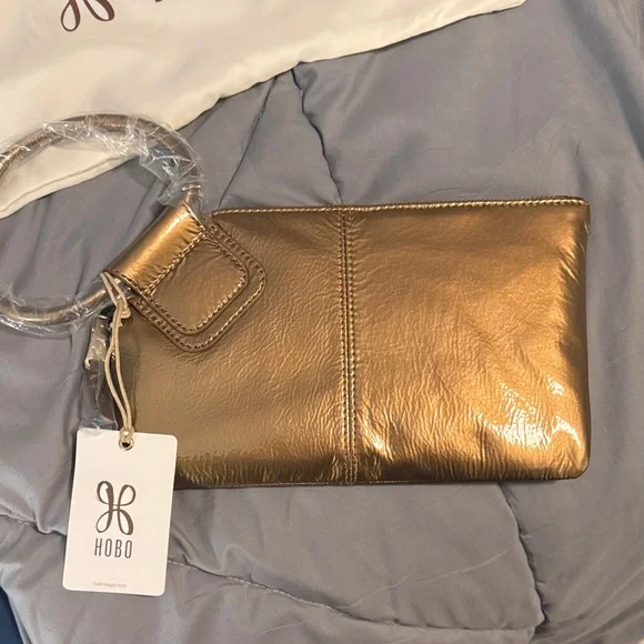 HOBO Metallic Gold Wristlet - Picture 3 of 8